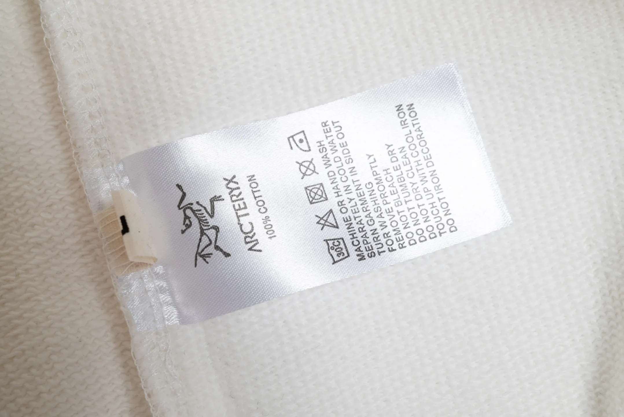150 Arc'teryx g （ ） Quality Premium Quality Color：Black White Size：M/L/XL/XXL M L XL XXL 120 124 128 132 69 71 73 75 62 64 66 68 54 55 56 57 （ ： 1～3 cm ）